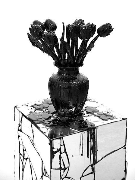 Marc Bijl: The Beauty of Decay, 2013, Epoxidharz, Spiegel und Holz, 155 x 30 x 30 cm 
/courtesy Upstream Gallery Amsterdam

